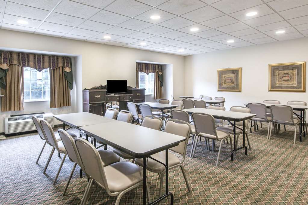 Quality Inn & Suites Robbinsville Instalações foto