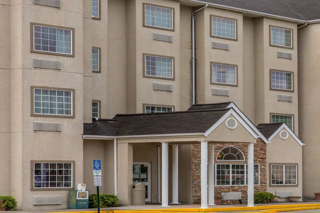 Quality Inn & Suites Robbinsville Exterior foto